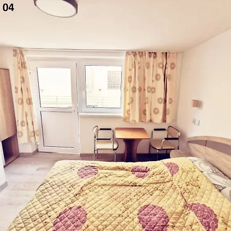 民宿 Krysia 50 M Do Morza