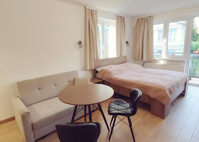 Krysia 50 M Do Morza ミエンジズドロイェ